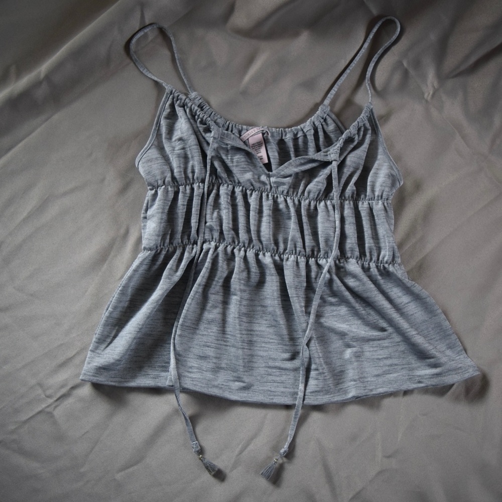 Victoria’s Secret Keyhole Cami Blouse Flowy Strappy Top Silver Gray Small